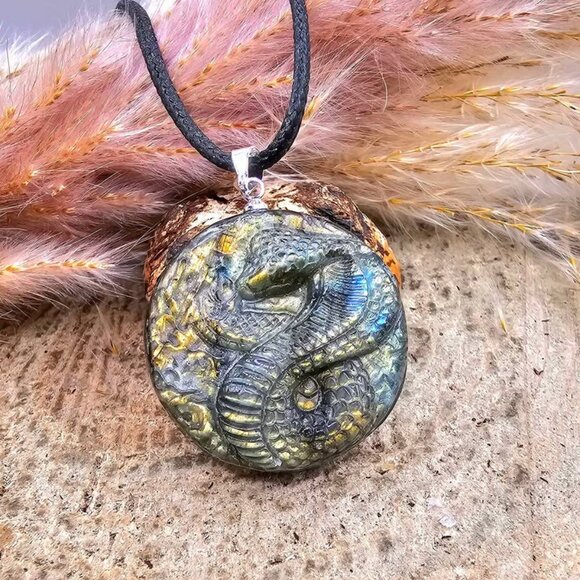 Nature Labradorite Snake Cobra Pendant Necklace - Picture 4 of 10